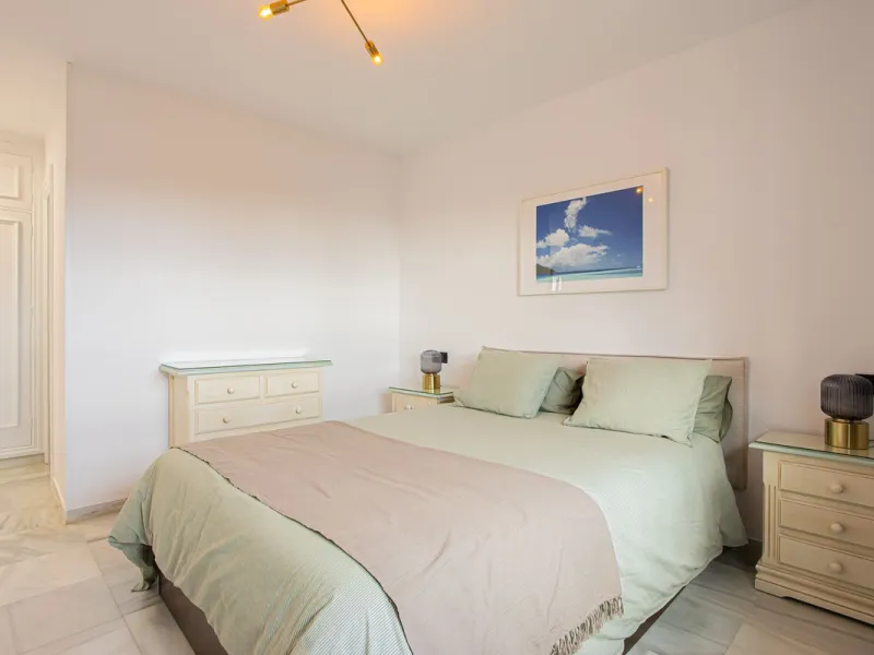 Apartment - Penthouse Duplex в продаже в Marbella, Málaga. В доме 2 спален и 3 ванных комнат. Площадь дома 100 м²
