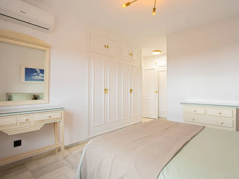 Apartment - Penthouse Duplex в продаже в Marbella, Málaga. В доме 2 спален и 3 ванных комнат. Площадь дома 100 м²