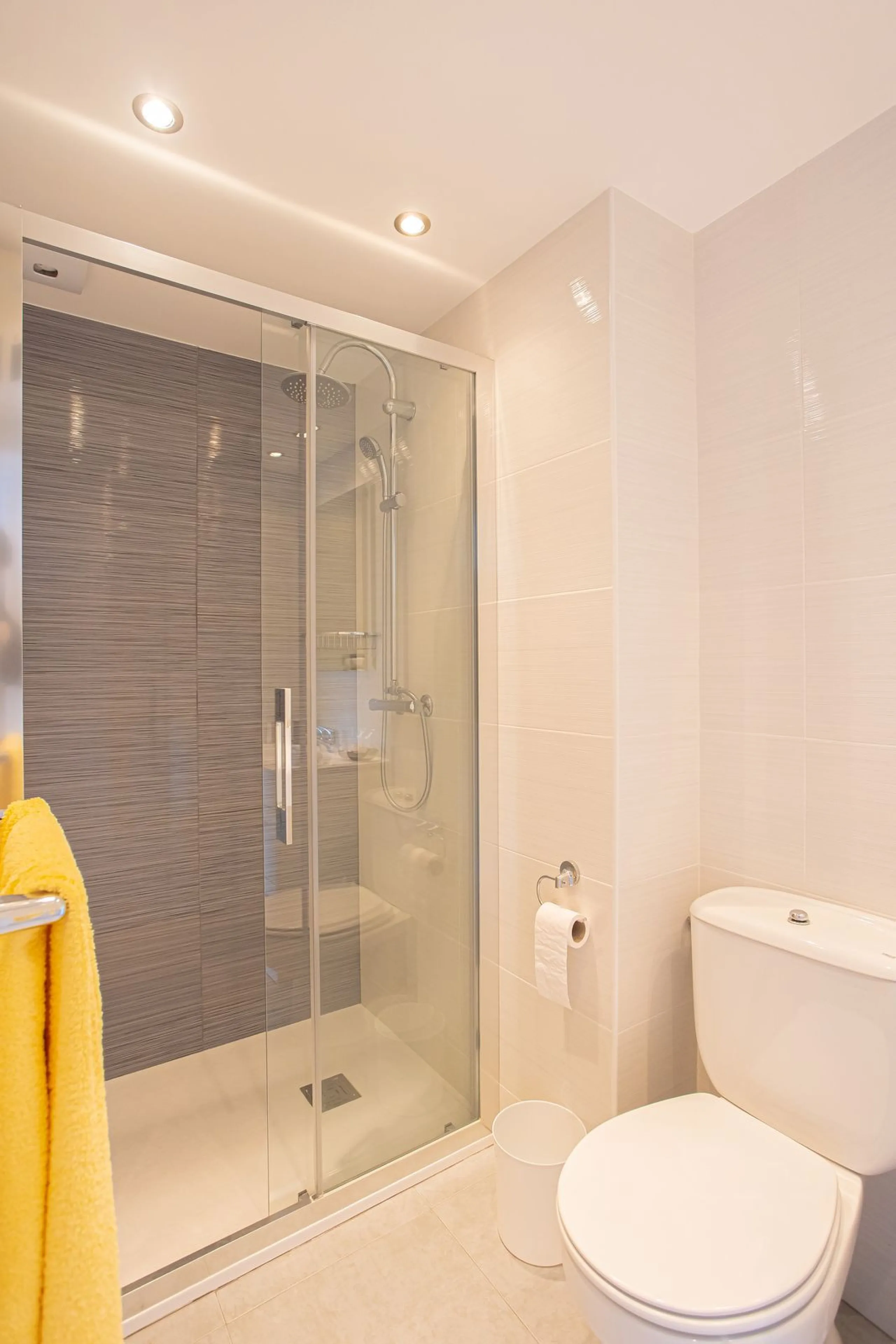 Apartment - Penthouse Duplex в продаже в Marbella, Málaga. В доме 2 спален и 3 ванных комнат. Площадь дома 100 м²