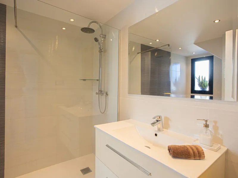 Apartment - Penthouse Duplex в продаже в Marbella, Málaga. В доме 2 спален и 3 ванных комнат. Площадь дома 100 м²