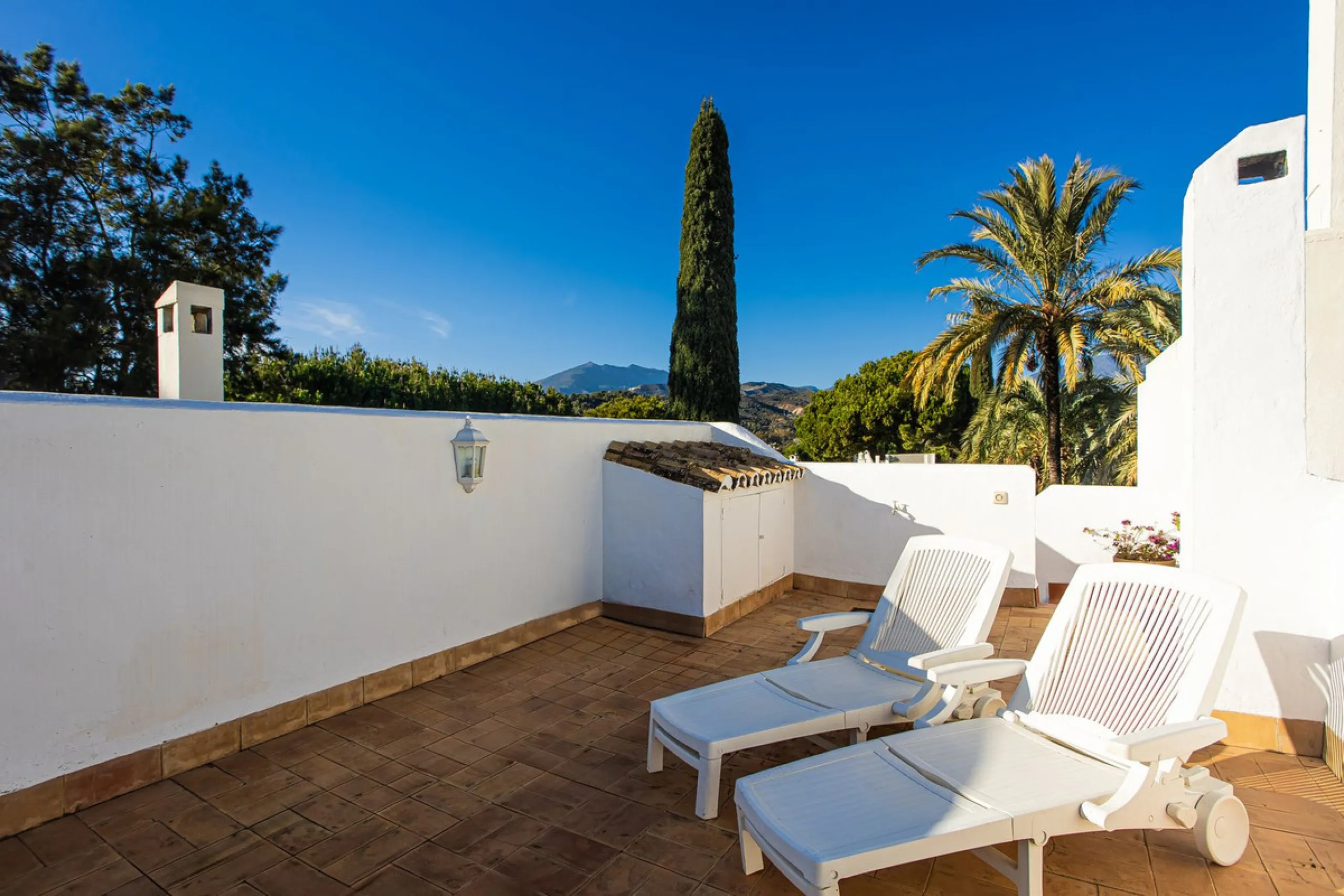 Apartment - Penthouse Duplex в продаже в Marbella, Málaga. В доме 2 спален и 3 ванных комнат. Площадь дома 100 м²