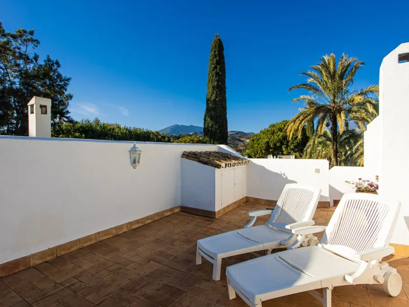 Apartment - Penthouse Duplex в продаже в Marbella, Málaga. В доме 2 спален и 3 ванных комнат. Площадь дома 100 м²
