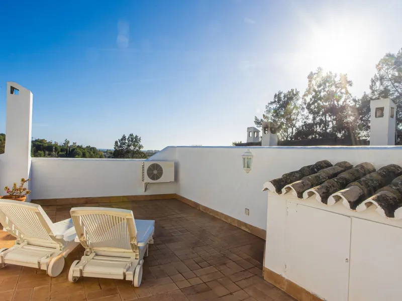Apartment - Penthouse Duplex в продаже в Marbella, Málaga. В доме 2 спален и 3 ванных комнат. Площадь дома 100 м²