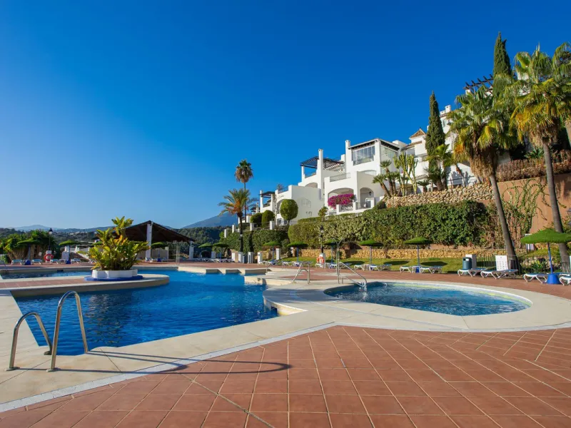Apartment - Penthouse Duplex в продаже в Marbella, Málaga. В доме 2 спален и 3 ванных комнат. Площадь дома 100 м²