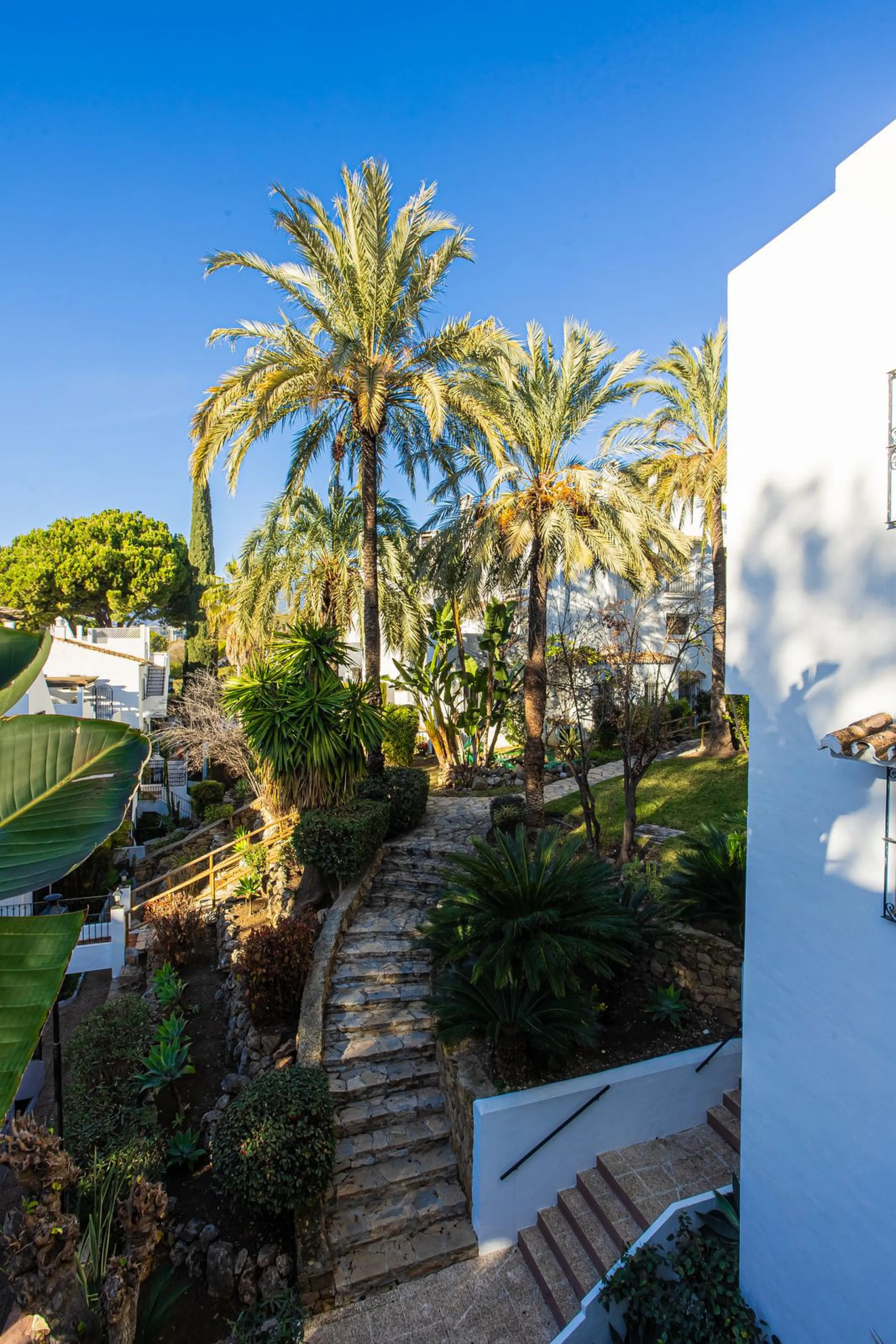 Apartment - Penthouse Duplex в продаже в Marbella, Málaga. В доме 2 спален и 3 ванных комнат. Площадь дома 100 м²