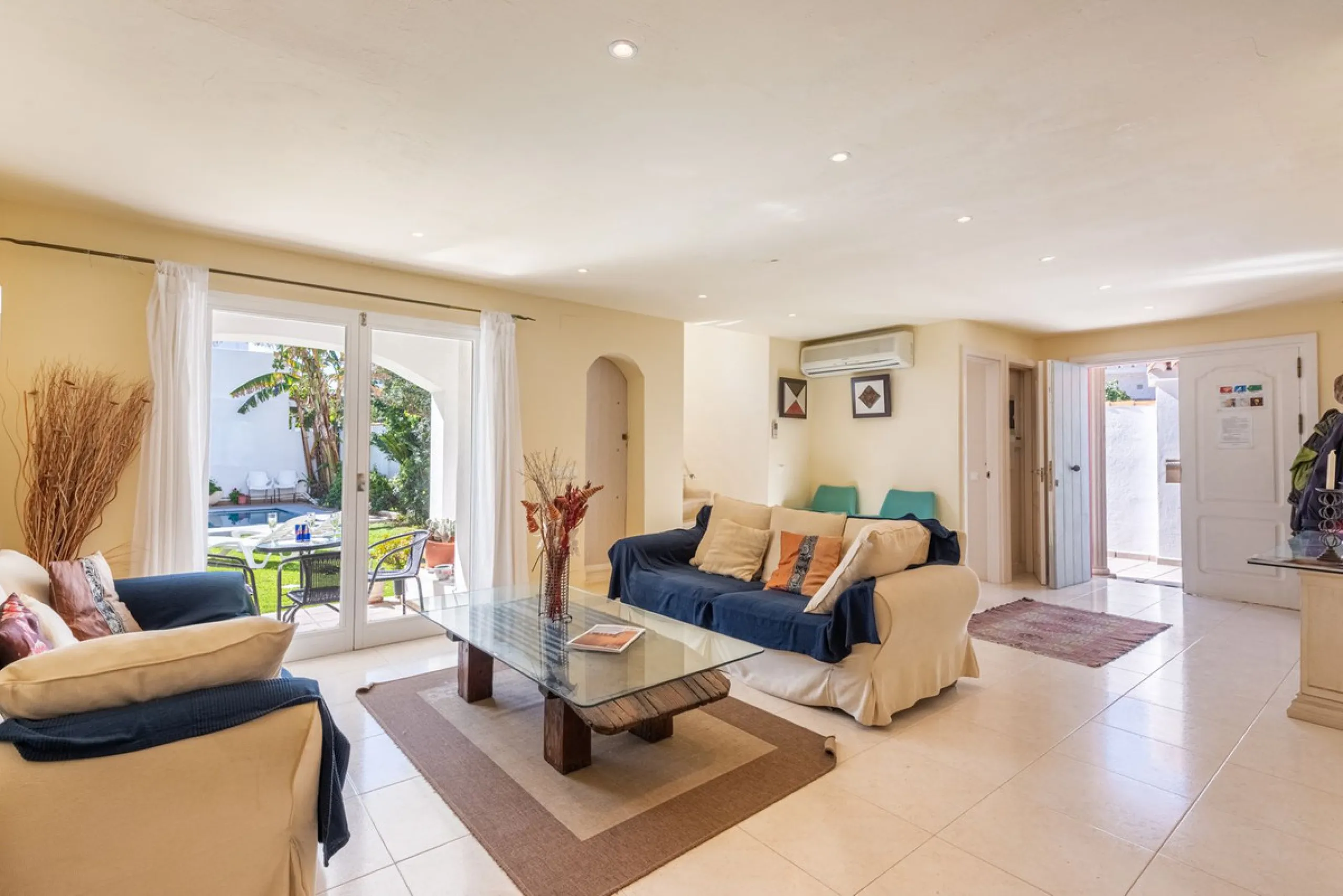 Charming Spanish Villa with Sea Views Just 100m from the Beach – Prime Linda Vista Baja Location Near San Pedro