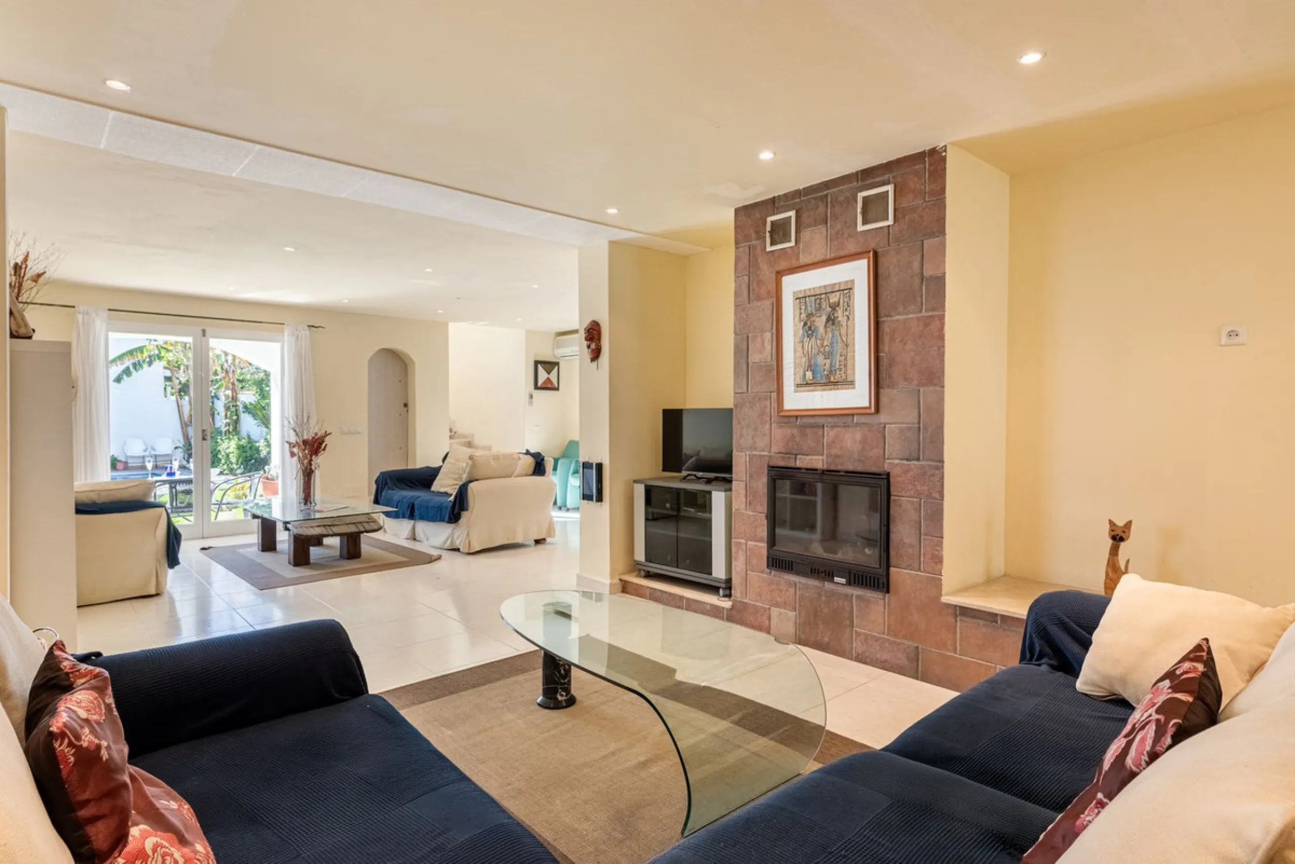 Charming Spanish Villa with Sea Views Just 100m from the Beach – Prime Linda Vista Baja Location Near San Pedro