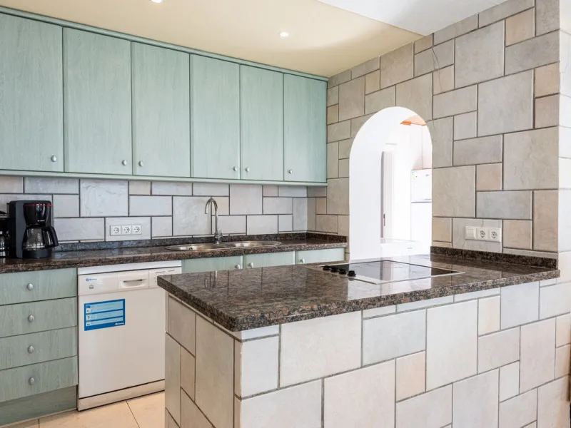Charming Spanish Villa with Sea Views Just 100m from the Beach – Prime Linda Vista Baja Location Near San Pedro