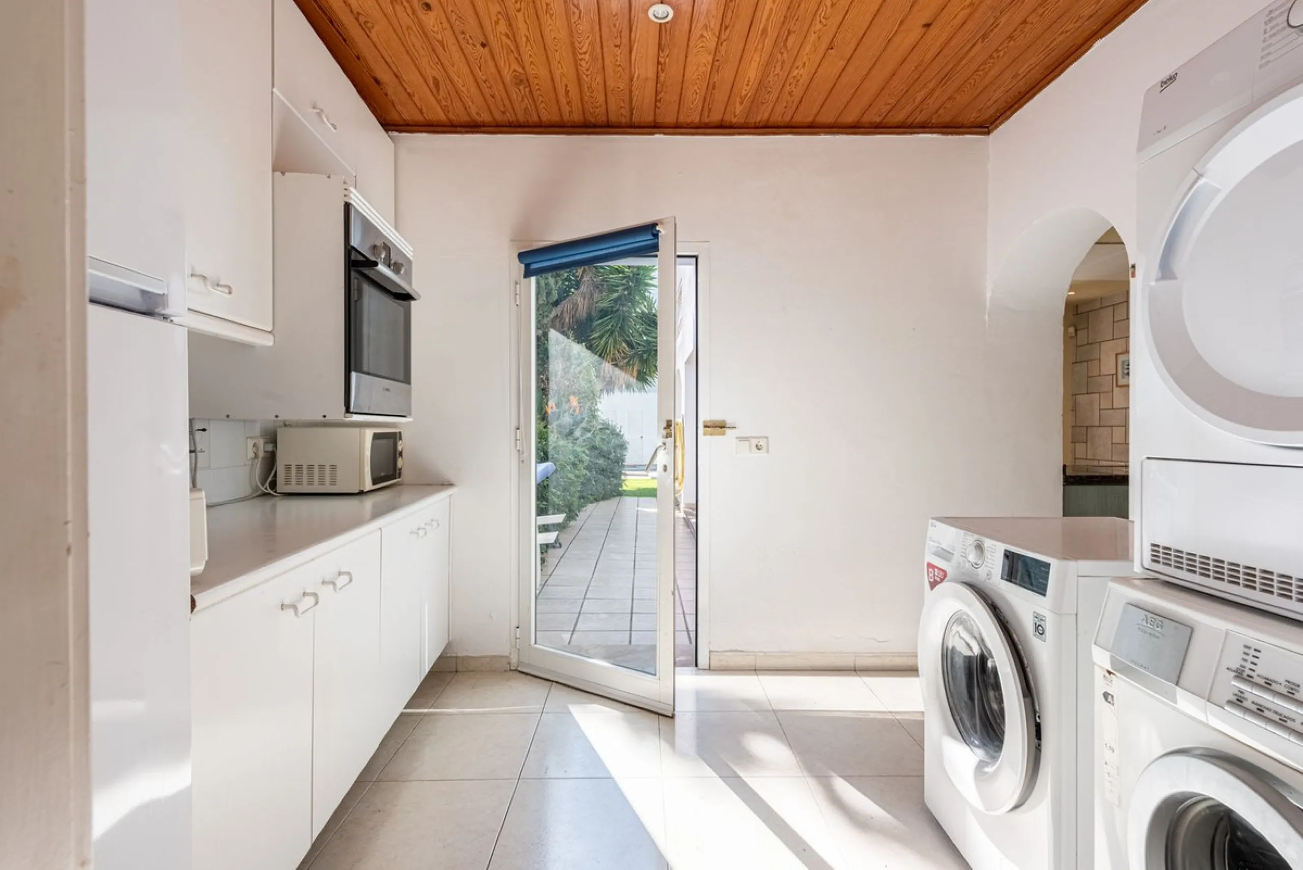 Charming Spanish Villa with Sea Views Just 100m from the Beach – Prime Linda Vista Baja Location Near San Pedro