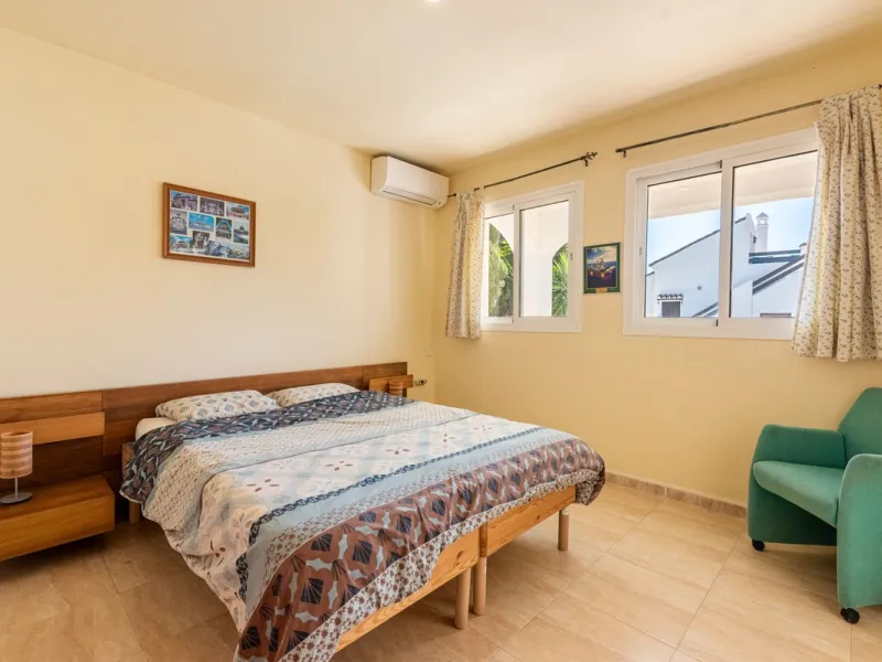 Charming Spanish Villa with Sea Views Just 100m from the Beach – Prime Linda Vista Baja Location Near San Pedro