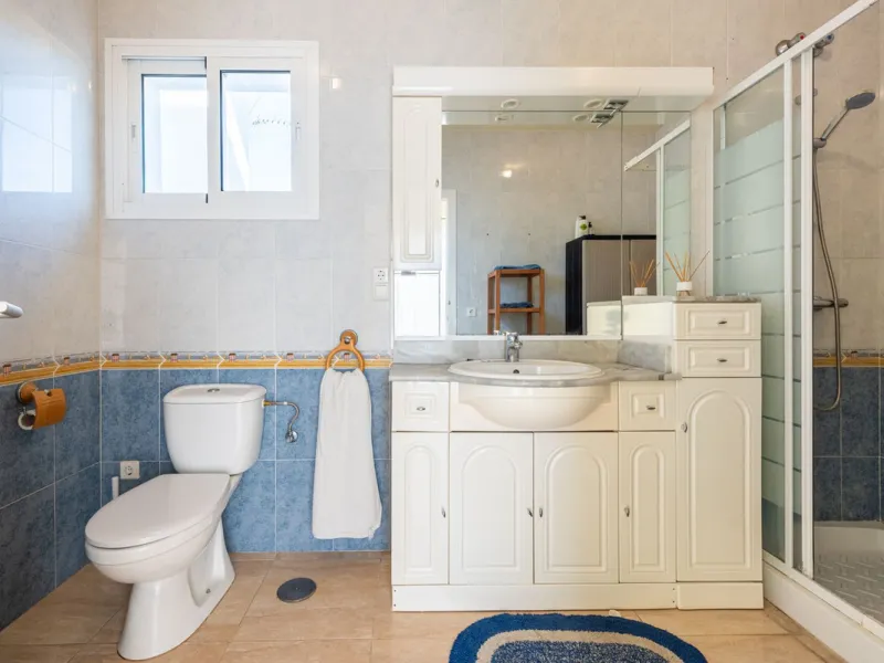 Charming Spanish Villa with Sea Views Just 100m from the Beach – Prime Linda Vista Baja Location Near San Pedro
