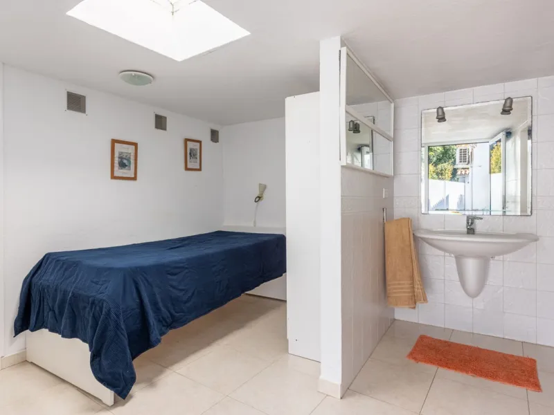 Charming Spanish Villa with Sea Views Just 100m from the Beach – Prime Linda Vista Baja Location Near San Pedro