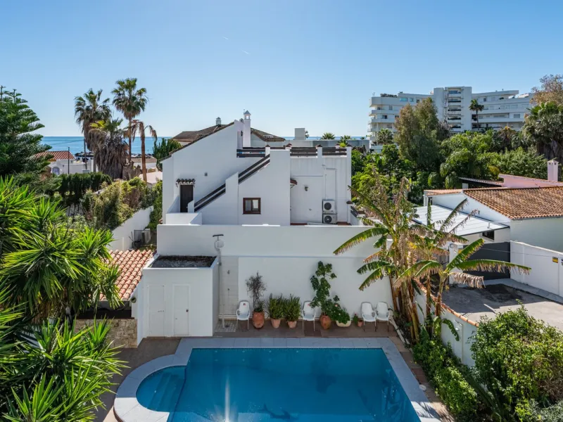 Charming Spanish Villa with Sea Views Just 100m from the Beach – Prime Linda Vista Baja Location Near San Pedro