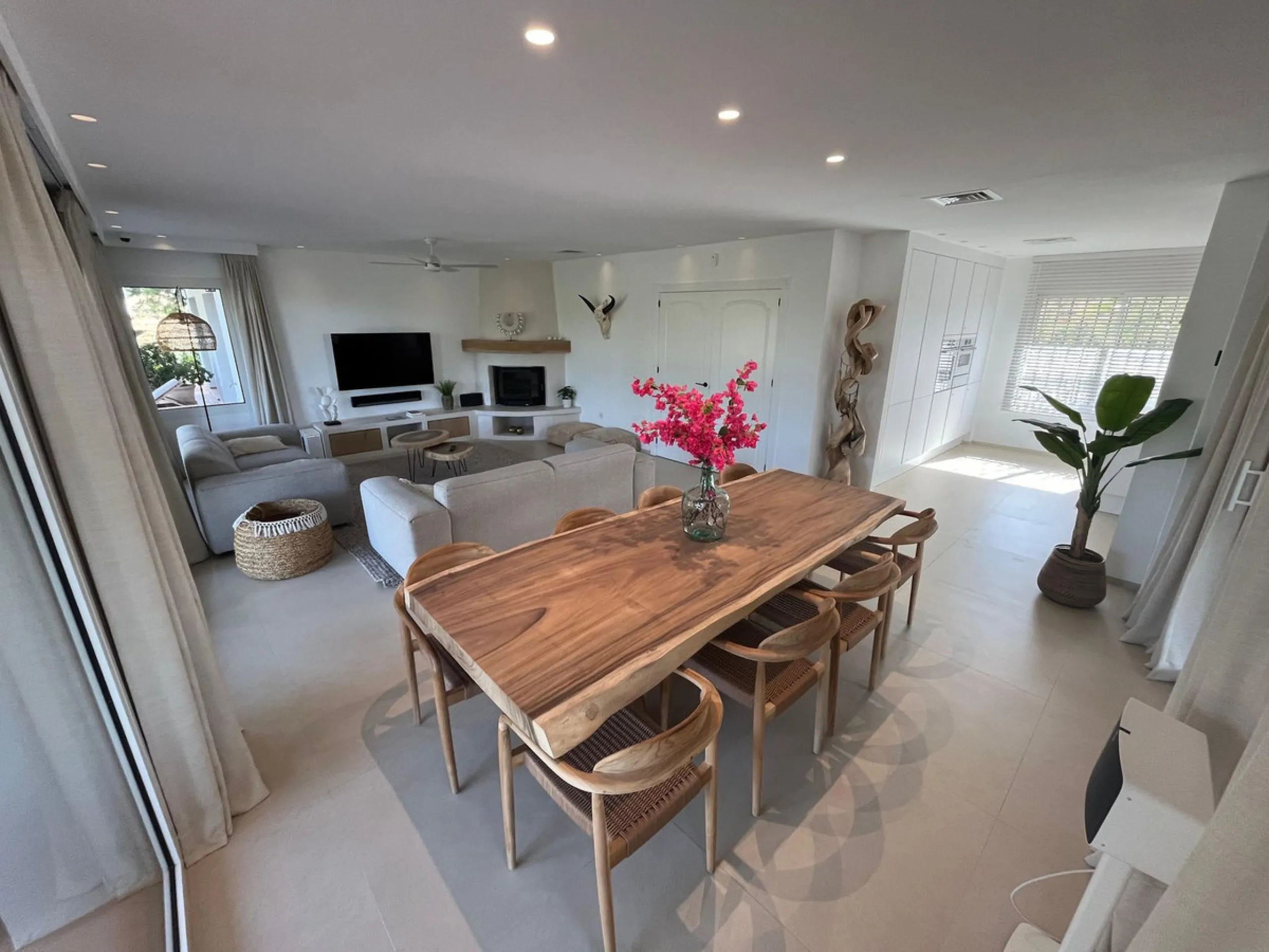 House - Detached Villa в продаже в Mijas, Málaga. В доме 4 спален и 3 ванных комнат. Площадь дома 500 м²