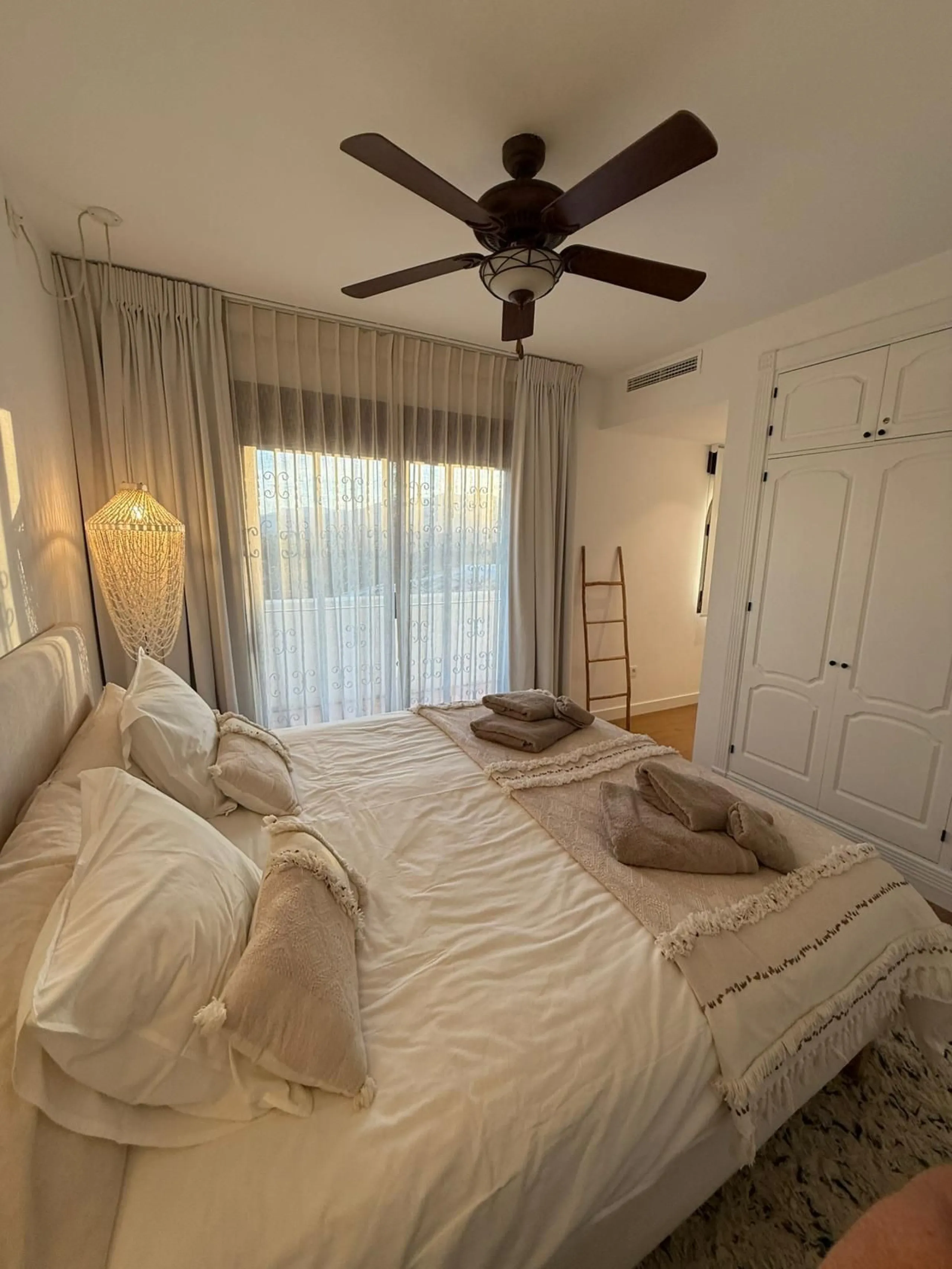House - Detached Villa в продаже в Mijas, Málaga. В доме 4 спален и 3 ванных комнат. Площадь дома 500 м²