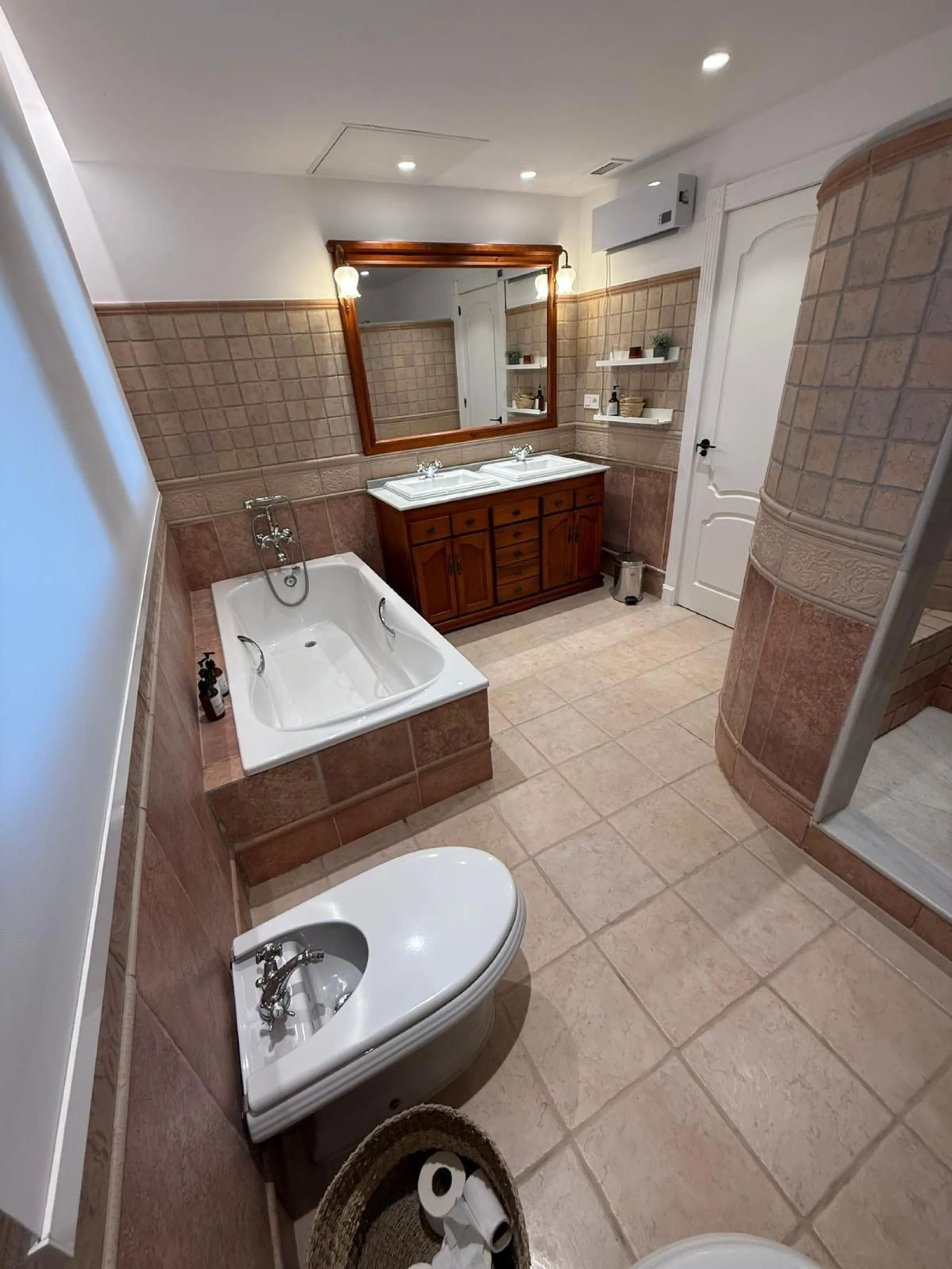 House - Detached Villa в продаже в Mijas, Málaga. В доме 4 спален и 3 ванных комнат. Площадь дома 500 м²