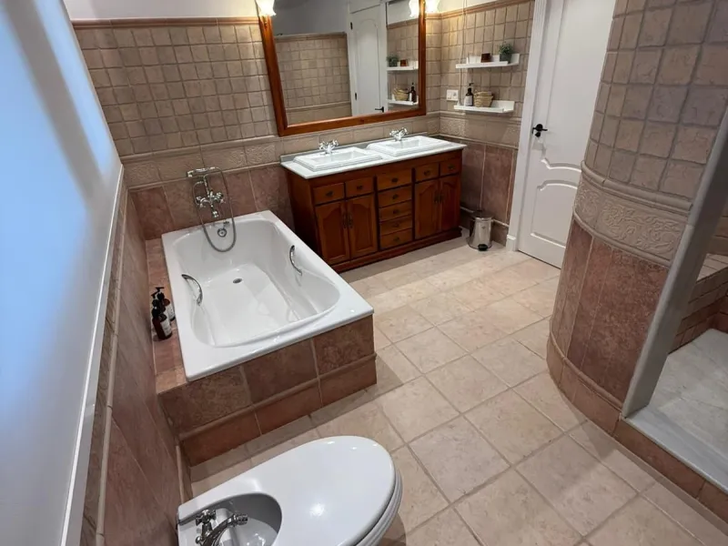 House - Detached Villa в продаже в Mijas, Málaga. В доме 4 спален и 3 ванных комнат. Площадь дома 500 м²
