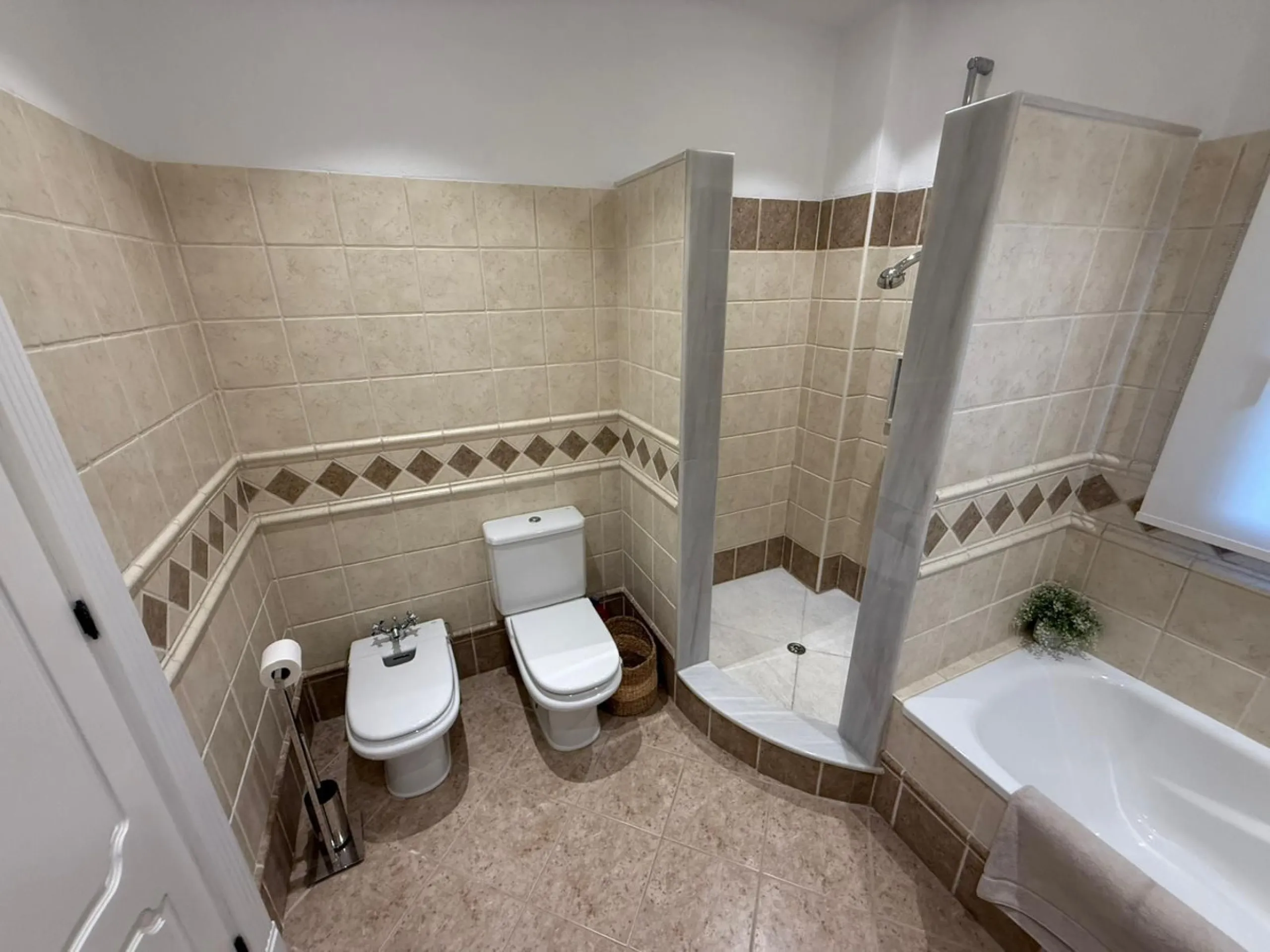 House - Detached Villa в продаже в Mijas, Málaga. В доме 4 спален и 3 ванных комнат. Площадь дома 500 м²