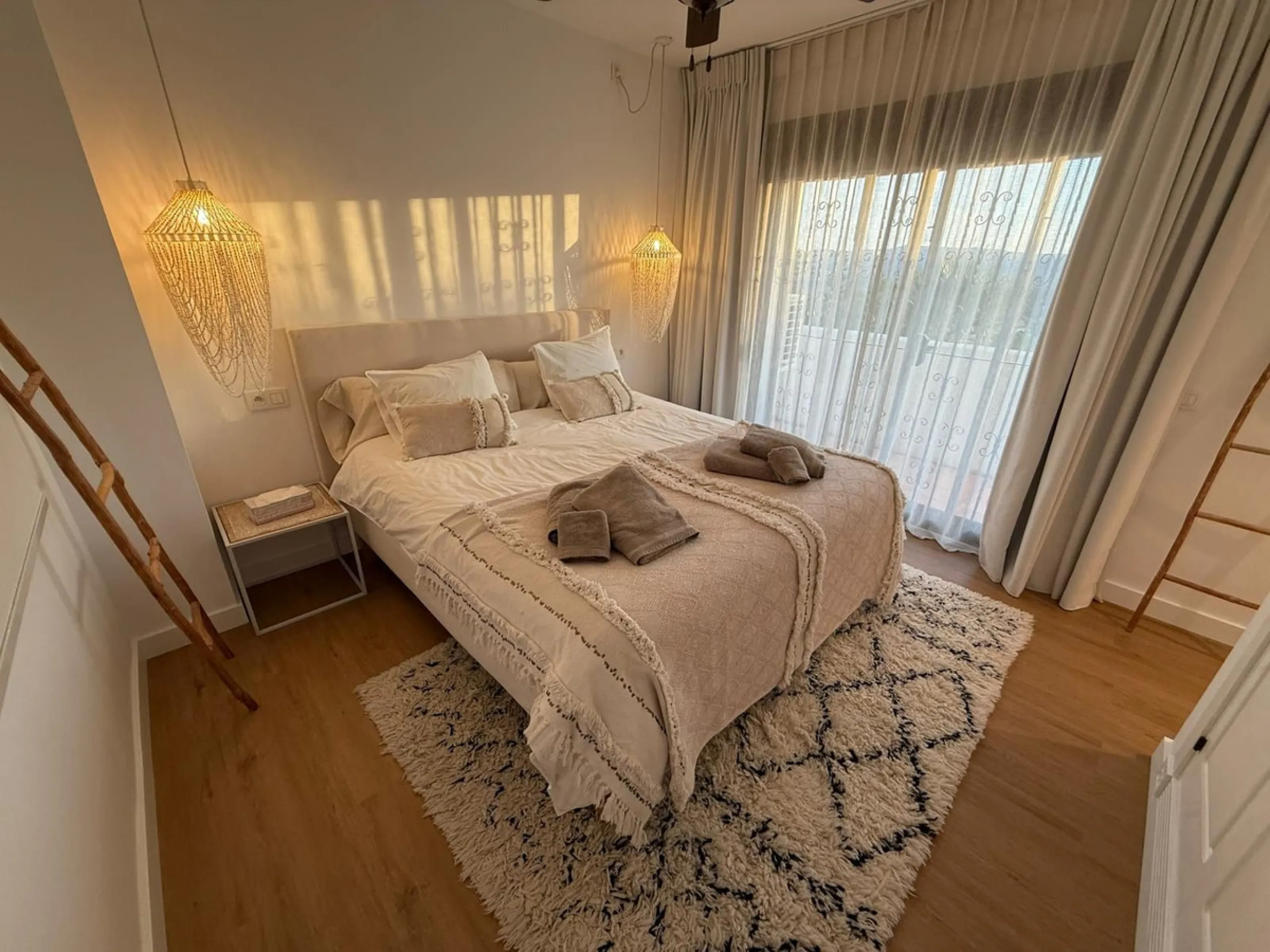 House - Detached Villa в продаже в Mijas, Málaga. В доме 4 спален и 3 ванных комнат. Площадь дома 500 м²