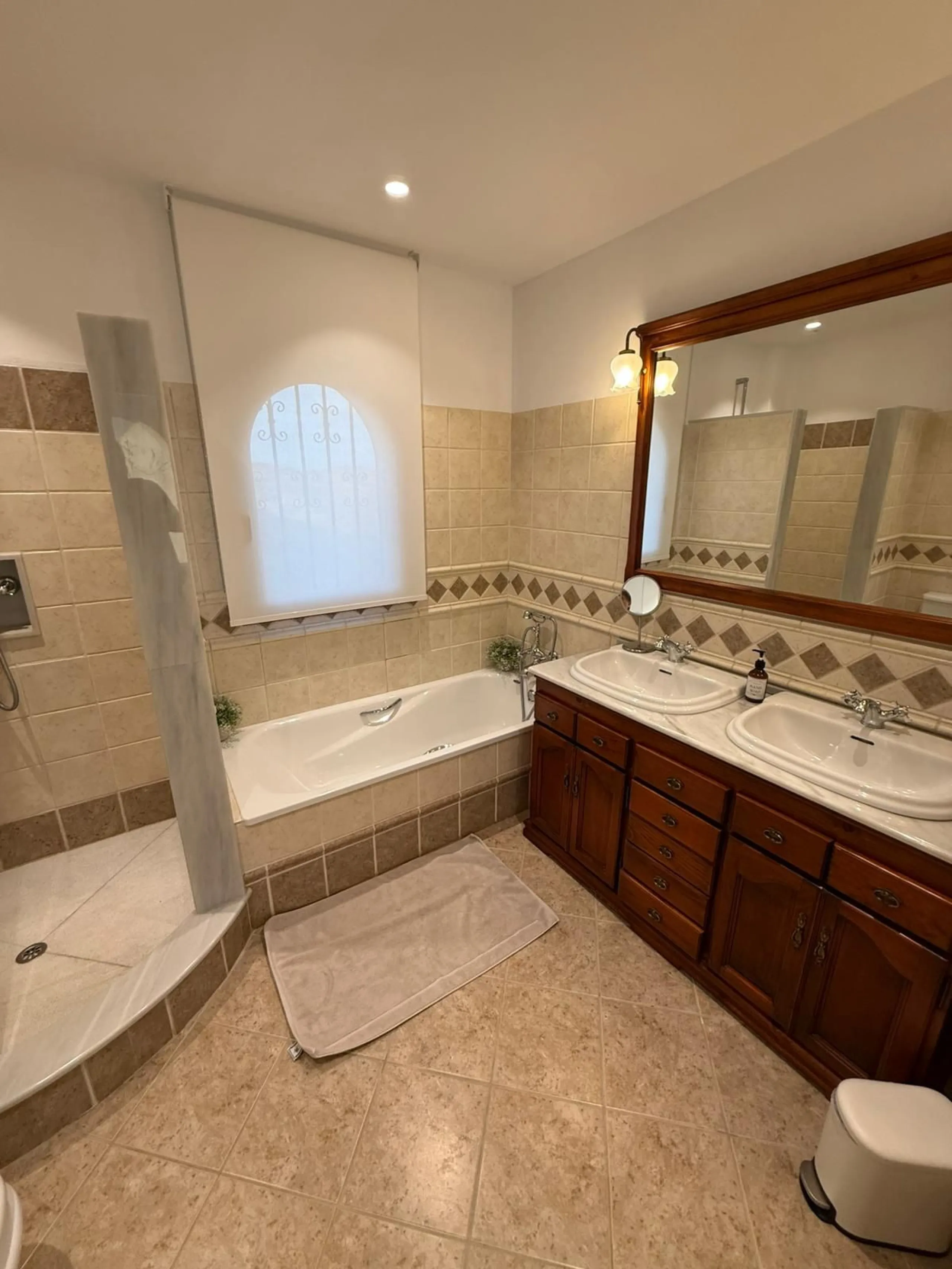 House - Detached Villa в продаже в Mijas, Málaga. В доме 4 спален и 3 ванных комнат. Площадь дома 500 м²