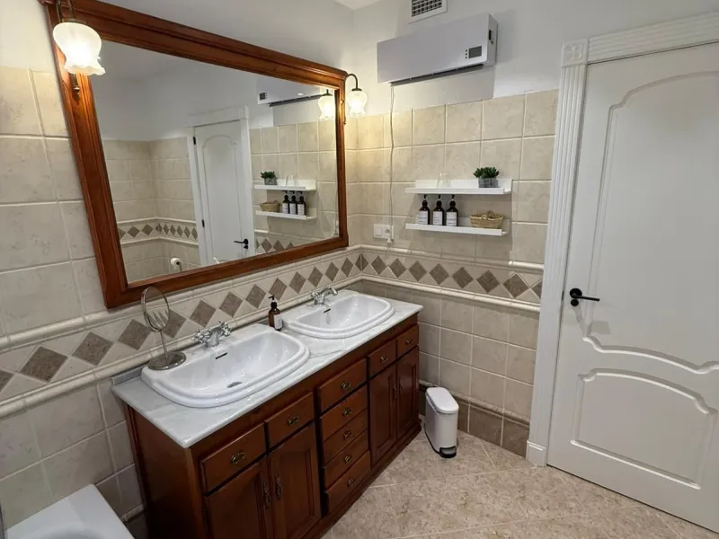 House - Detached Villa в продаже в Mijas, Málaga. В доме 4 спален и 3 ванных комнат. Площадь дома 500 м²