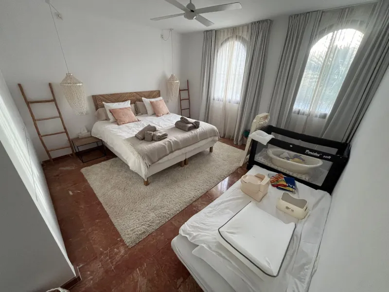House - Detached Villa в продаже в Mijas, Málaga. В доме 4 спален и 3 ванных комнат. Площадь дома 500 м²