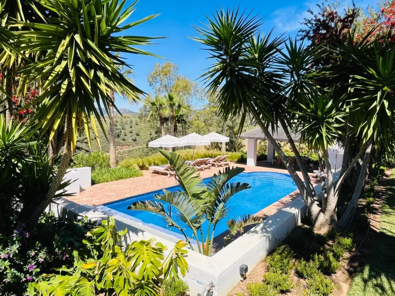 House - Detached Villa в продаже в Mijas, Málaga. В доме 4 спален и 3 ванных комнат. Площадь дома 500 м²