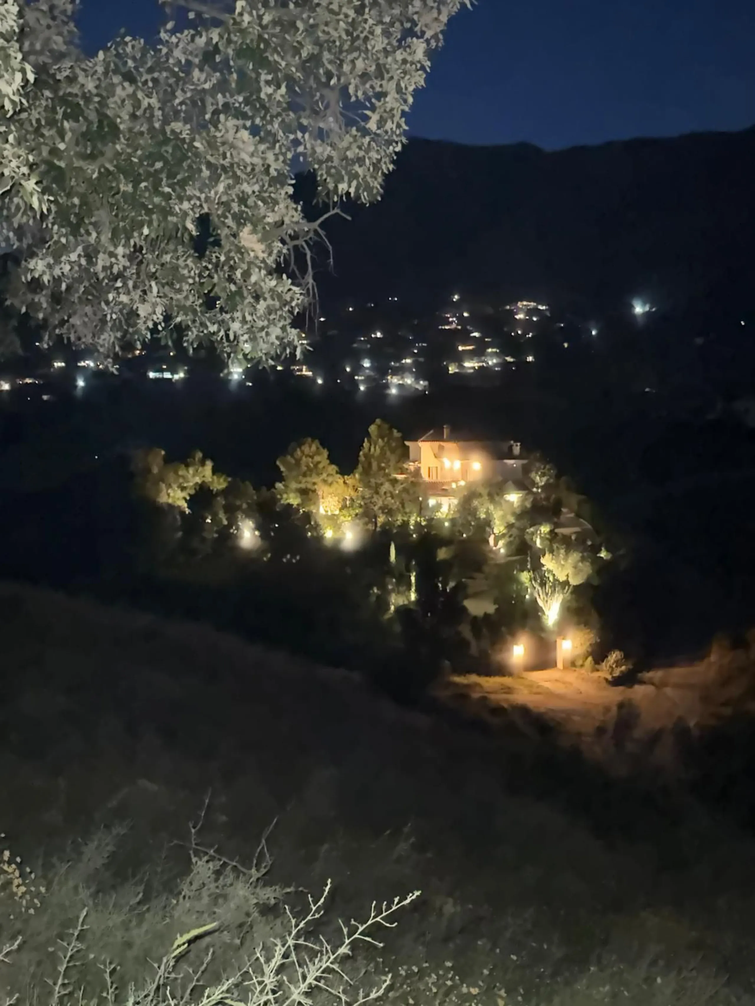 House - Detached Villa в продаже в Mijas, Málaga. В доме 4 спален и 3 ванных комнат. Площадь дома 500 м²