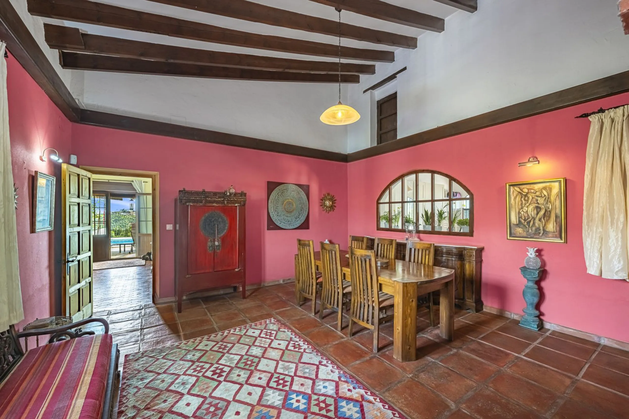 There are beautiful houses… and then there are places that create a special feeling from the very first moment.