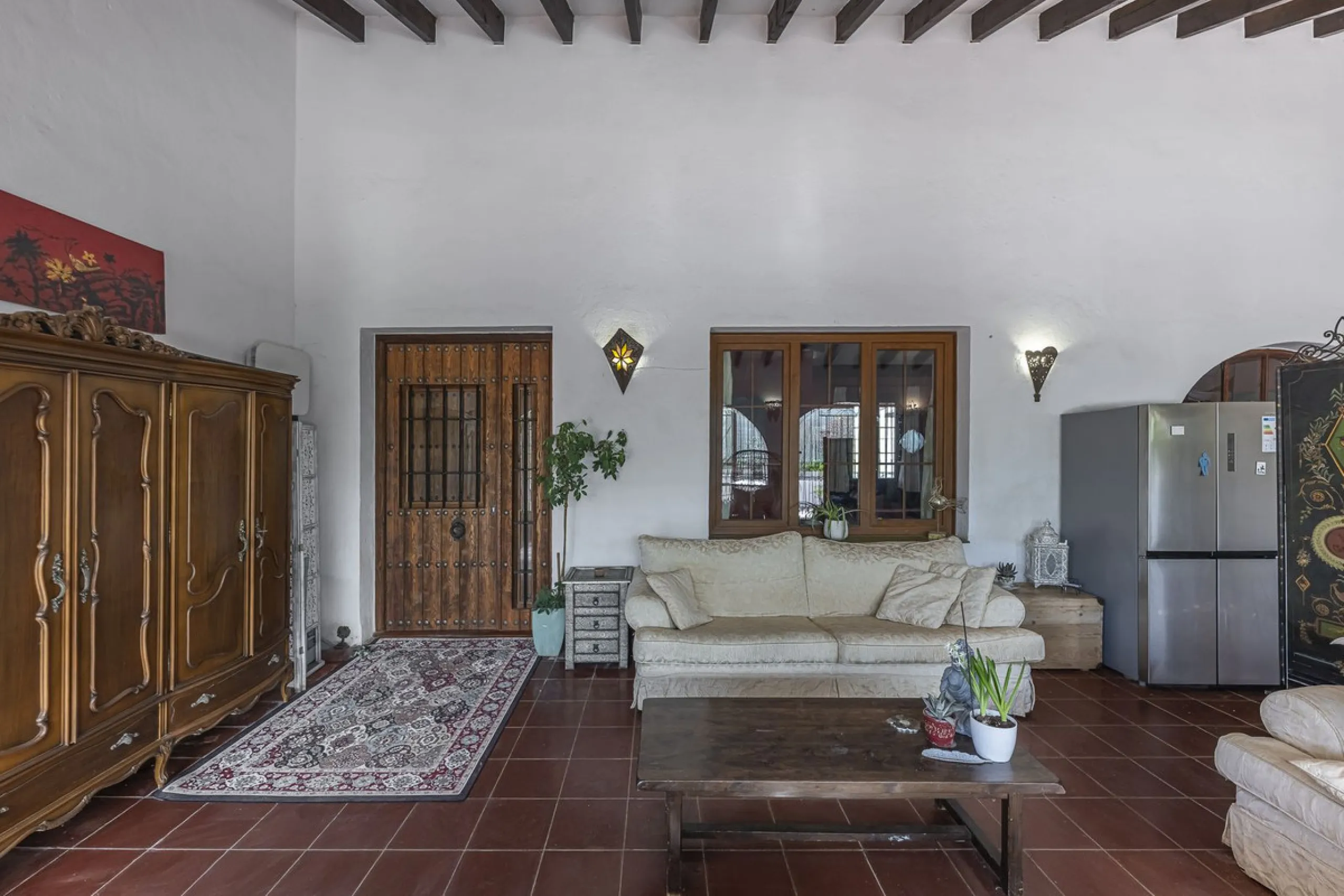 There are beautiful houses… and then there are places that create a special feeling from the very first moment.
