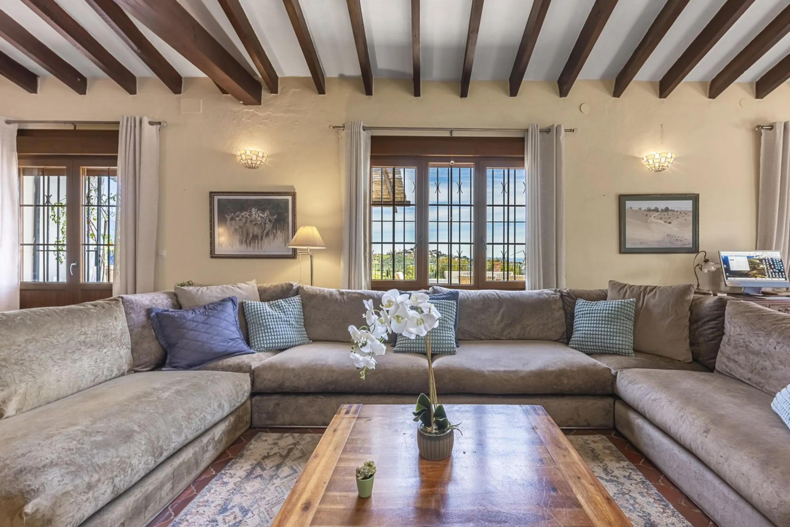 There are beautiful houses… and then there are places that create a special feeling from the very first moment.