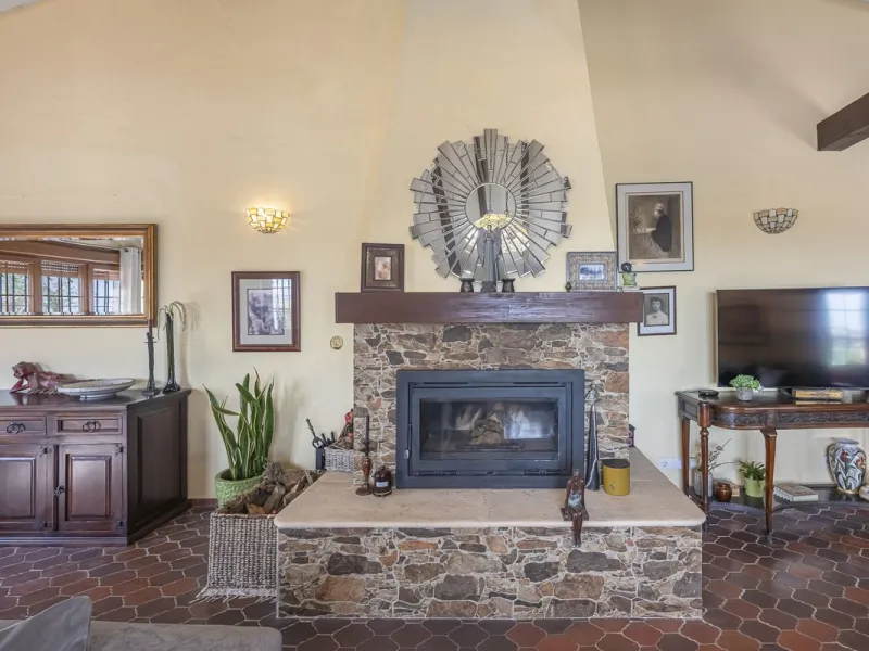 There are beautiful houses… and then there are places that create a special feeling from the very first moment.