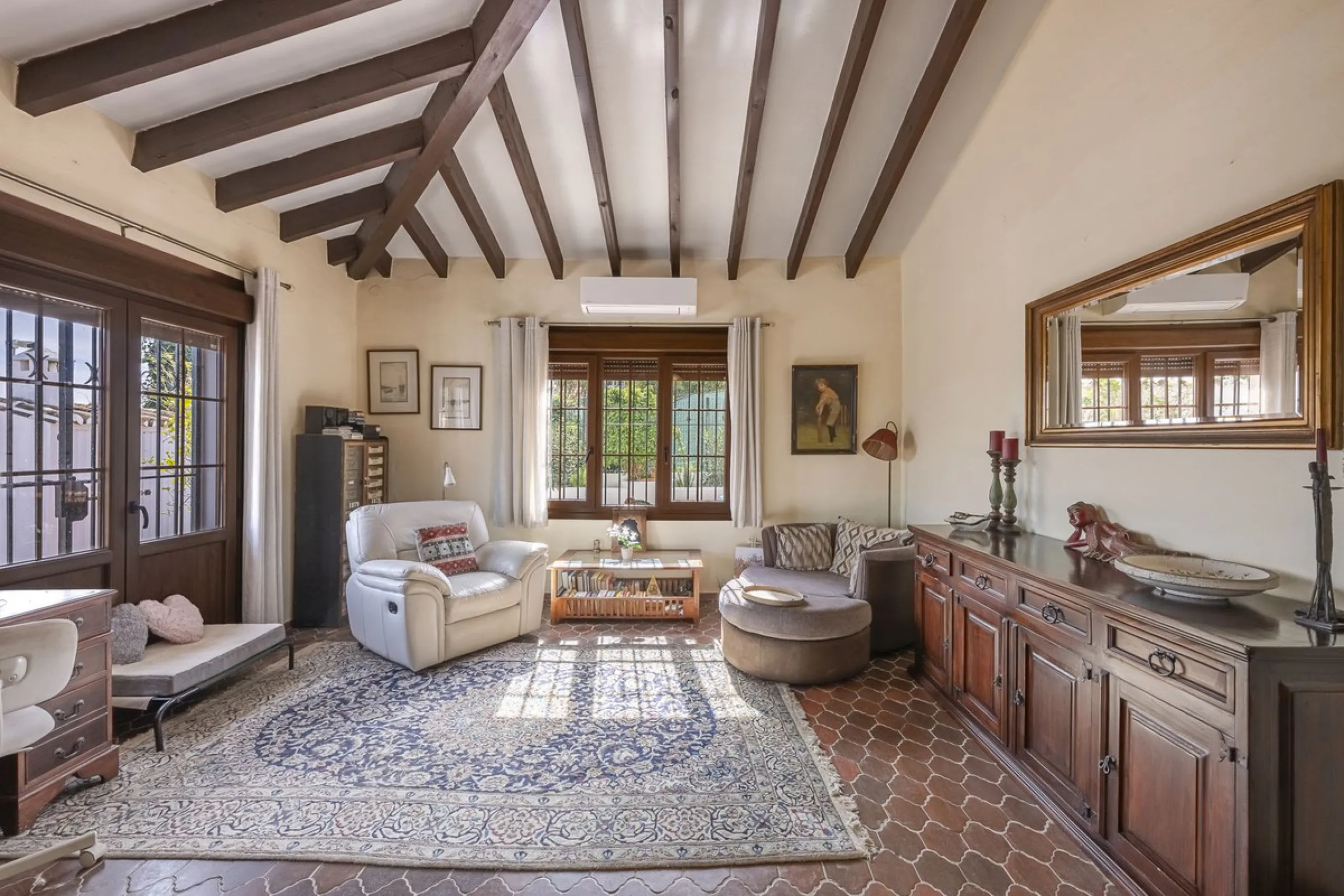 There are beautiful houses… and then there are places that create a special feeling from the very first moment.