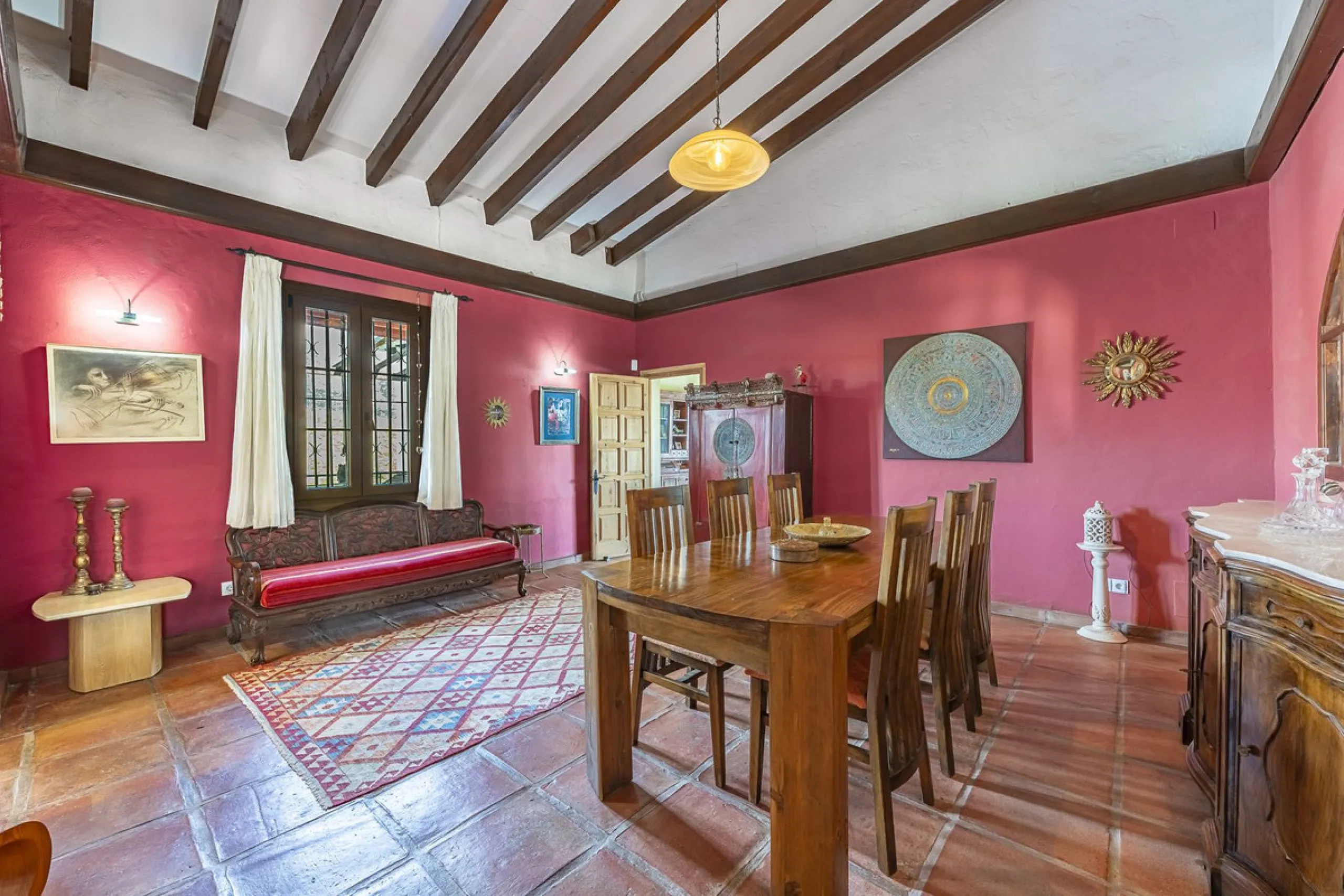 There are beautiful houses… and then there are places that create a special feeling from the very first moment.