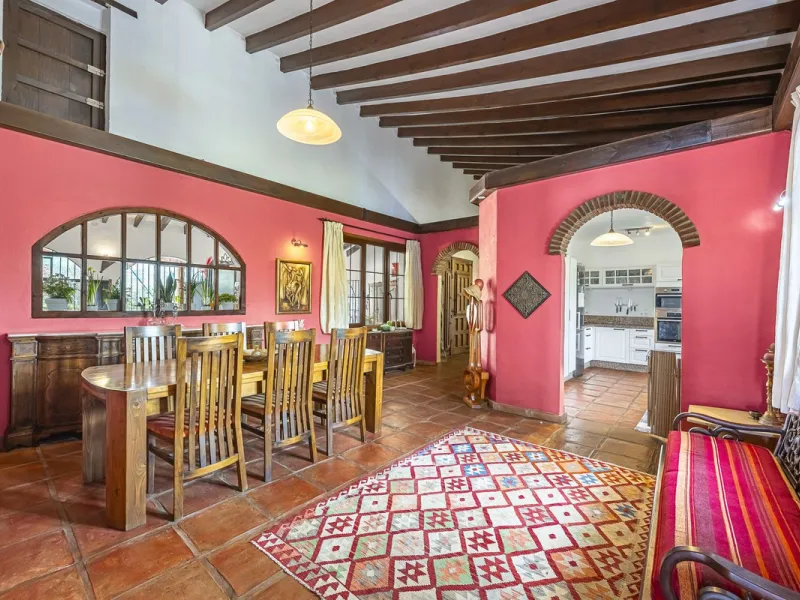 There are beautiful houses… and then there are places that create a special feeling from the very first moment.