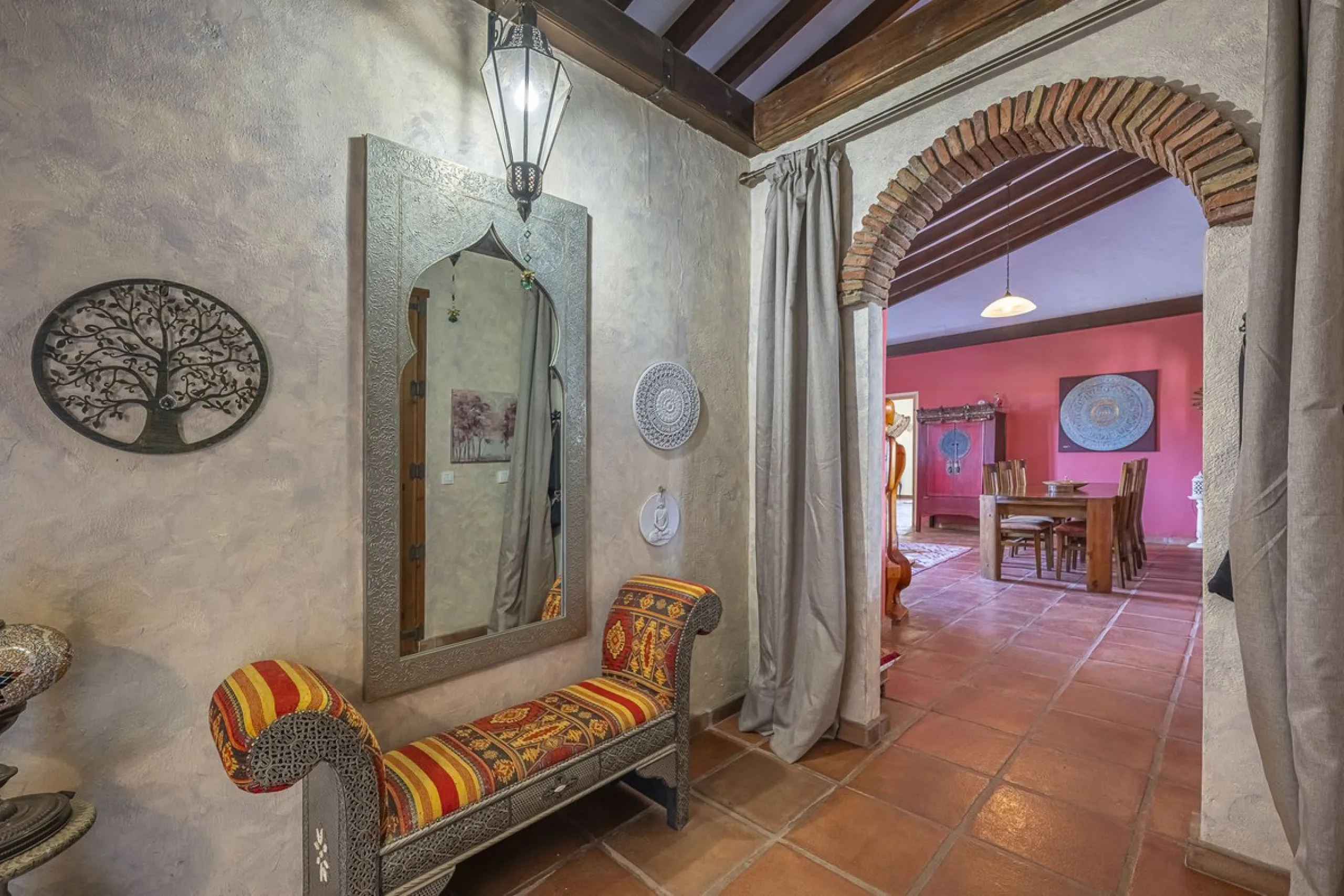 There are beautiful houses… and then there are places that create a special feeling from the very first moment.