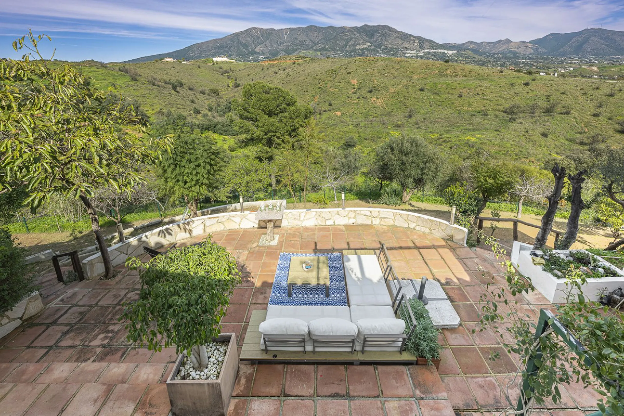 There are beautiful houses… and then there are places that create a special feeling from the very first moment.
