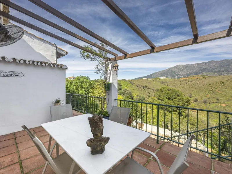 There are beautiful houses… and then there are places that create a special feeling from the very first moment.