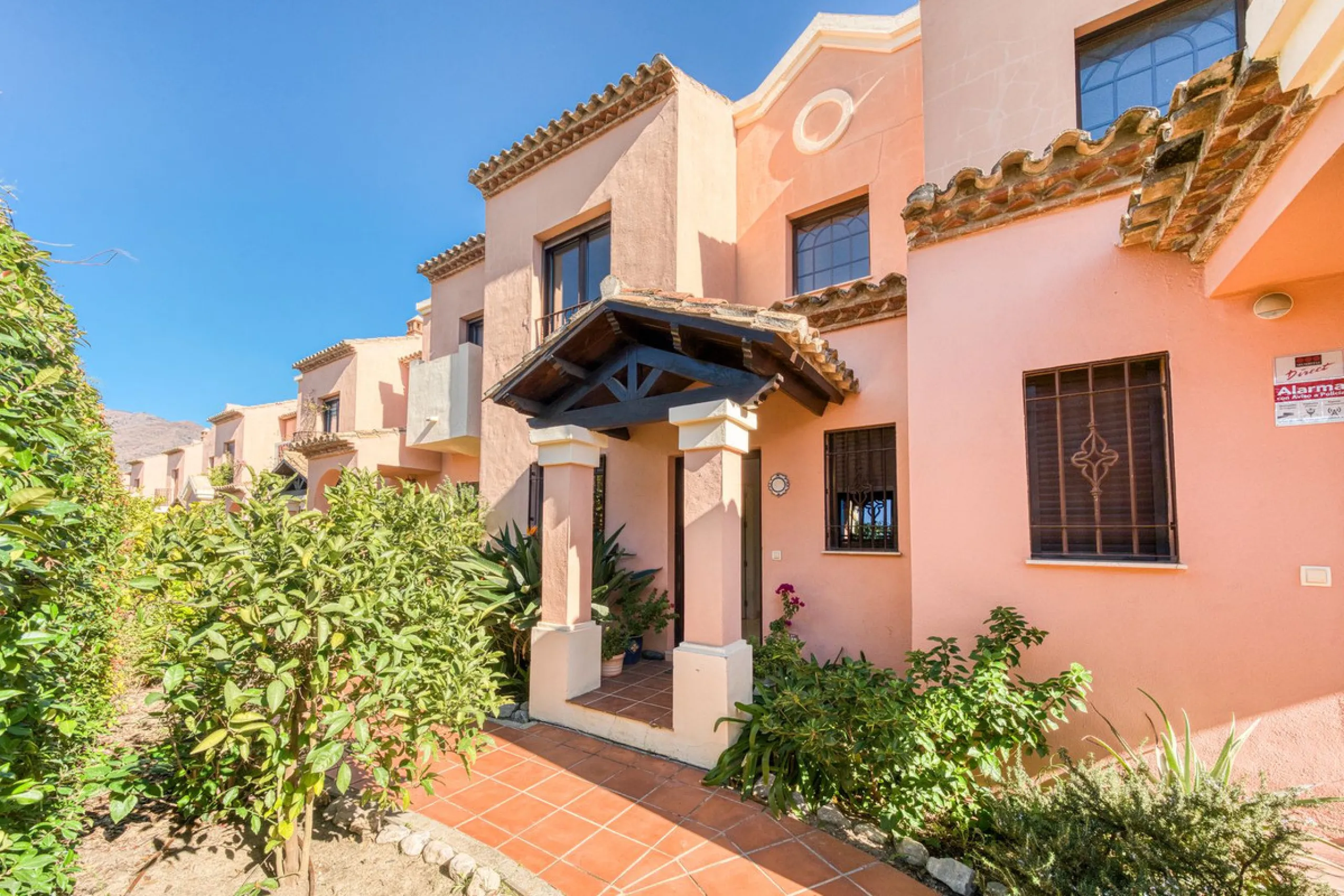 Refined Three-Bedroom Townhouse in an Exclusive Gated Community | Estepona