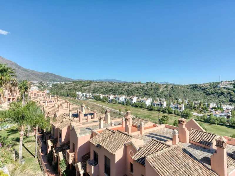 Refined Three-Bedroom Townhouse in an Exclusive Gated Community | Estepona