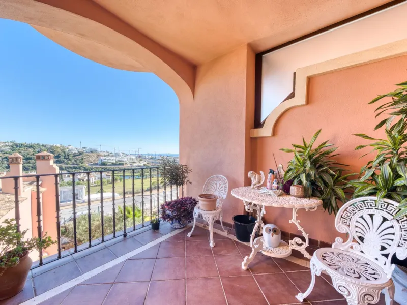 Refined Three-Bedroom Townhouse in an Exclusive Gated Community | Estepona