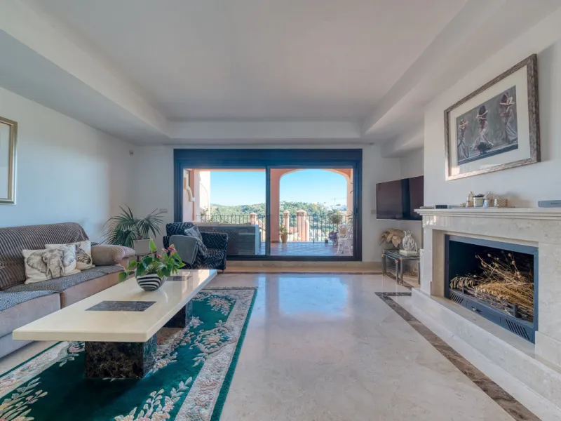 Refined Three-Bedroom Townhouse in an Exclusive Gated Community | Estepona