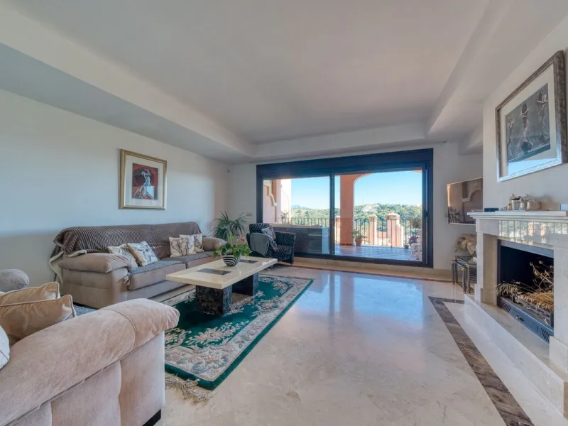 Refined Three-Bedroom Townhouse in an Exclusive Gated Community | Estepona