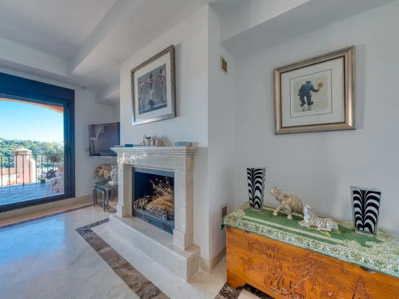 Refined Three-Bedroom Townhouse in an Exclusive Gated Community | Estepona
