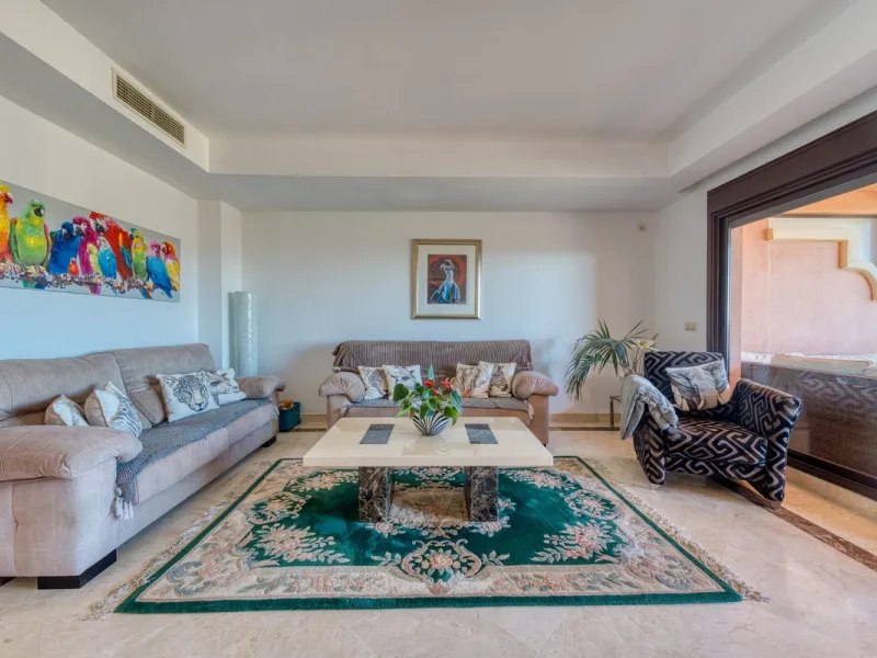 Refined Three-Bedroom Townhouse in an Exclusive Gated Community | Estepona