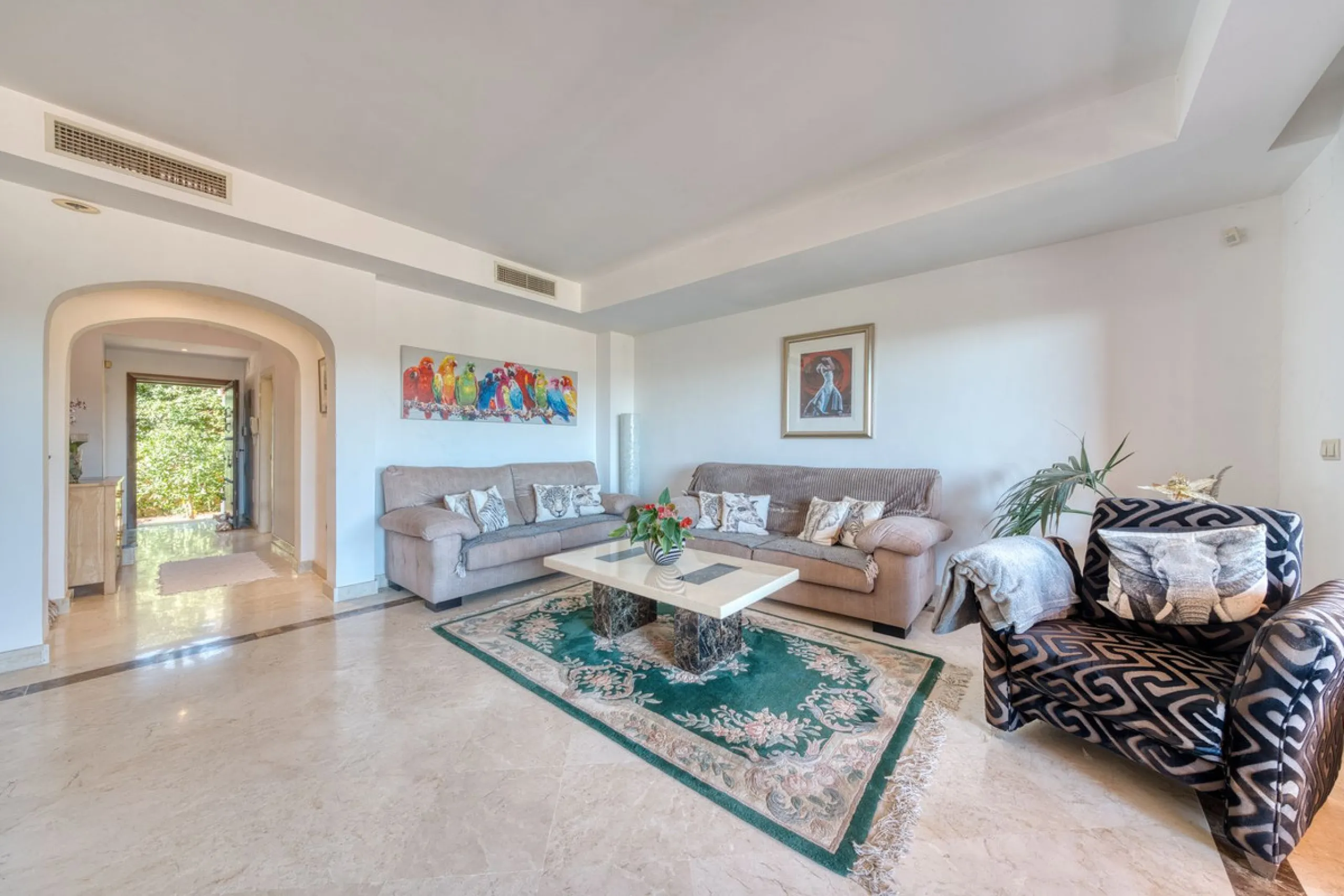 Refined Three-Bedroom Townhouse in an Exclusive Gated Community | Estepona
