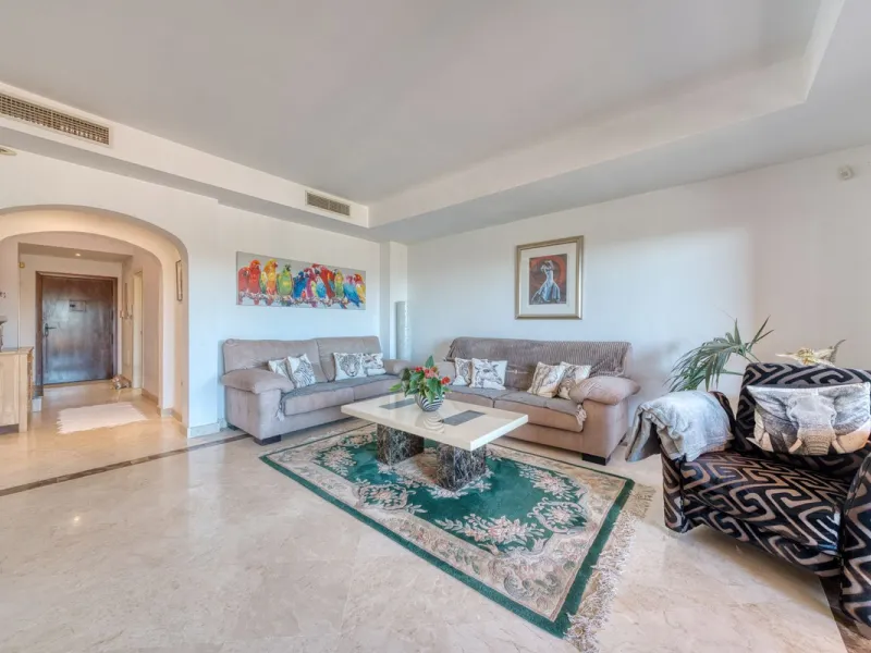 Refined Three-Bedroom Townhouse in an Exclusive Gated Community | Estepona