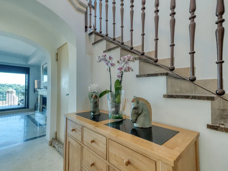 Refined Three-Bedroom Townhouse in an Exclusive Gated Community | Estepona