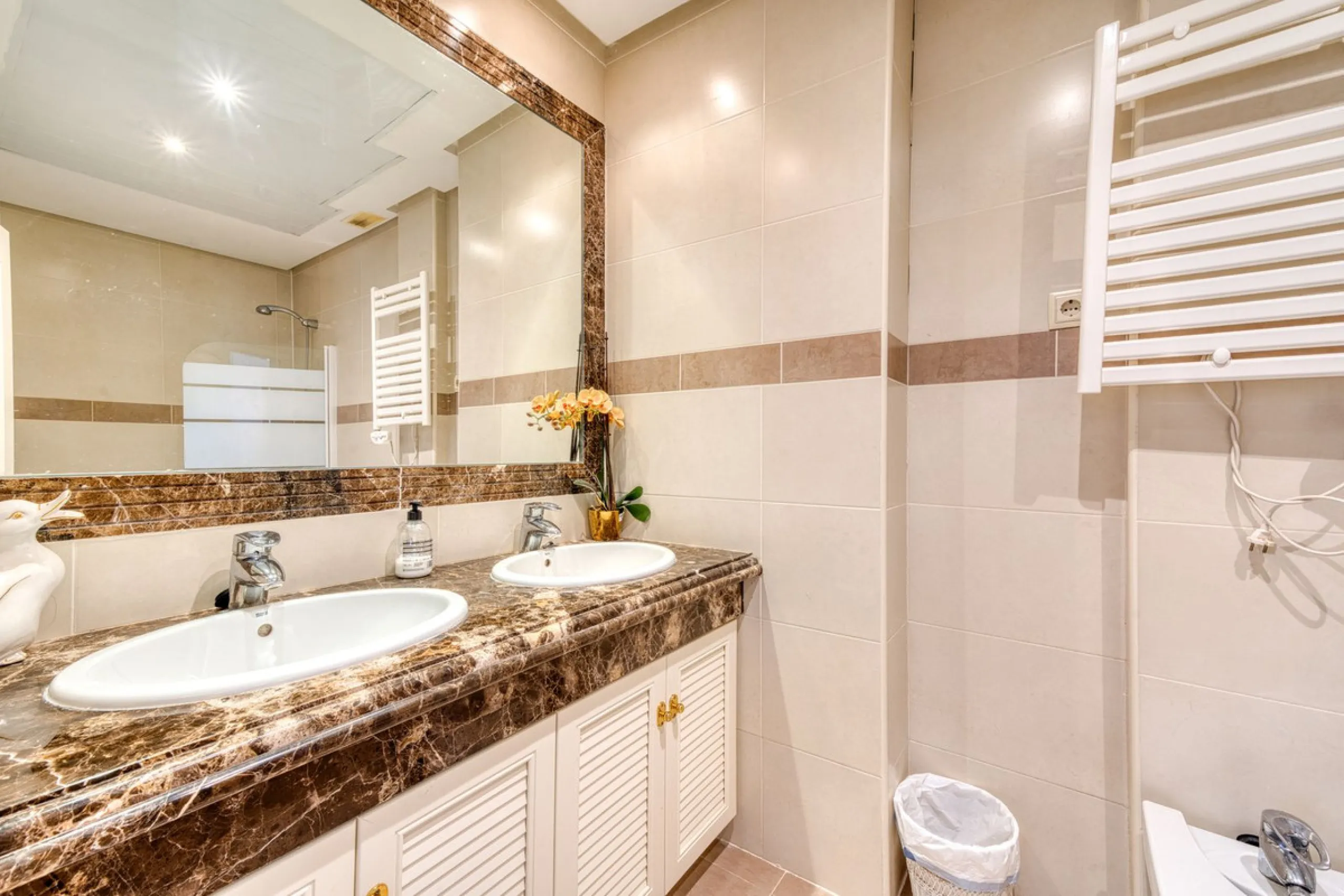 Refined Three-Bedroom Townhouse in an Exclusive Gated Community | Estepona