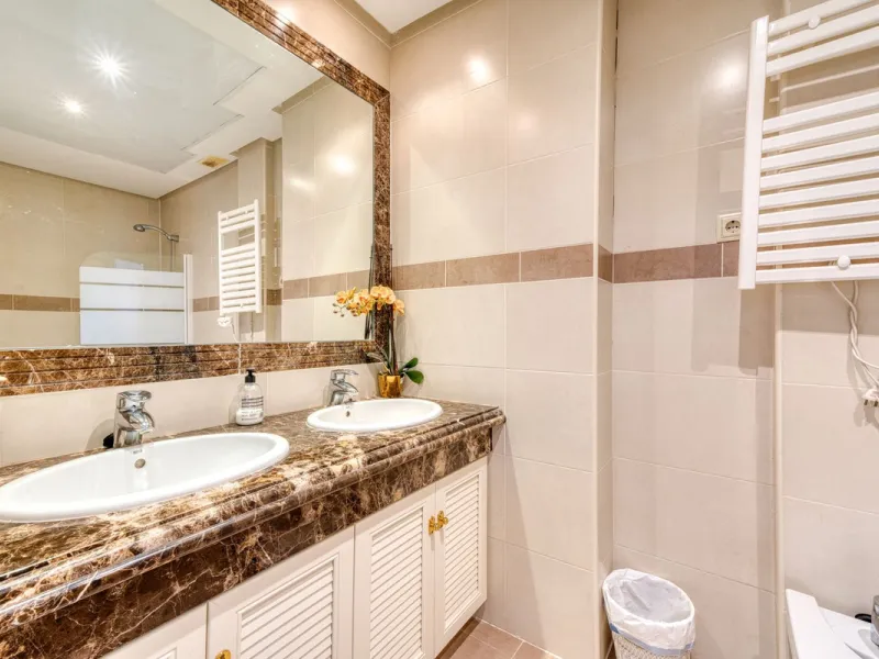 Refined Three-Bedroom Townhouse in an Exclusive Gated Community | Estepona